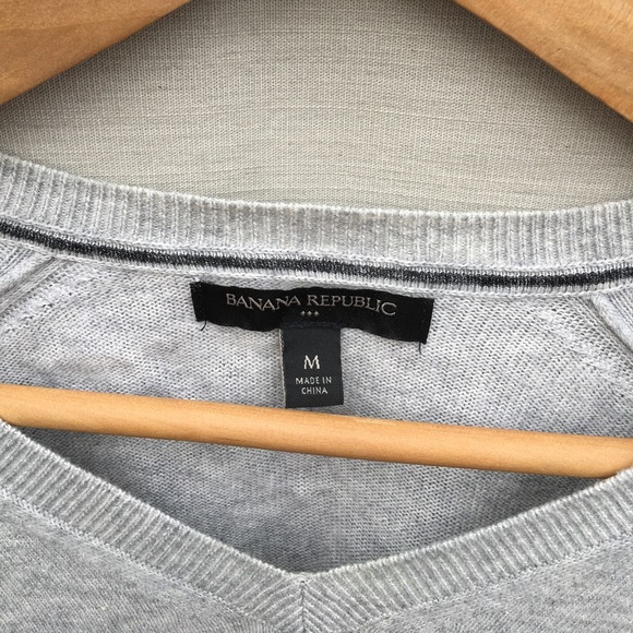 Banana Republic Cotton V-Neck Sweater - Med - Picture 3 of 5